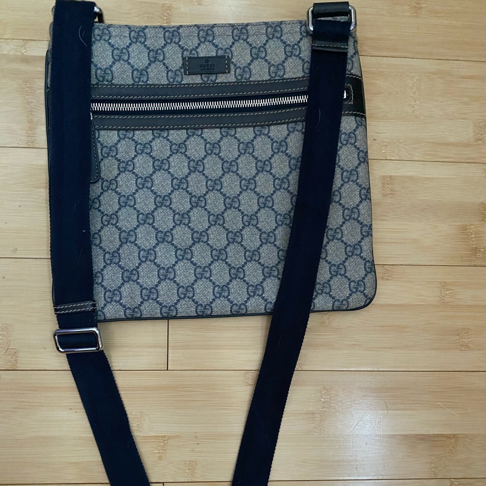 Authentic Gucci crossbody